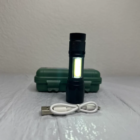 Mini Linterna LED Táctica Recargable – 300 lúmenes